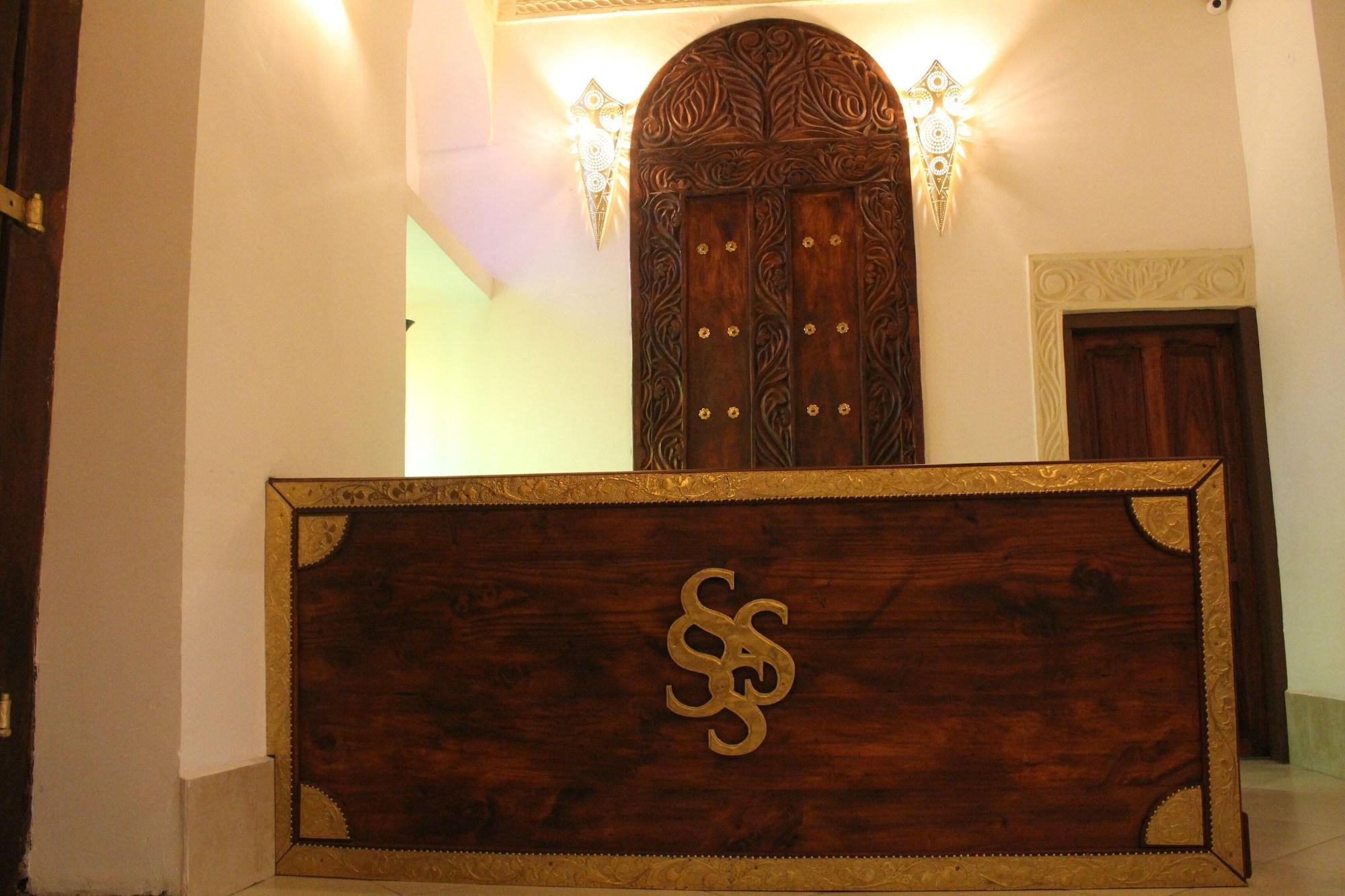 Smiles Stone Town Hotel Zanzibar Bagian luar foto